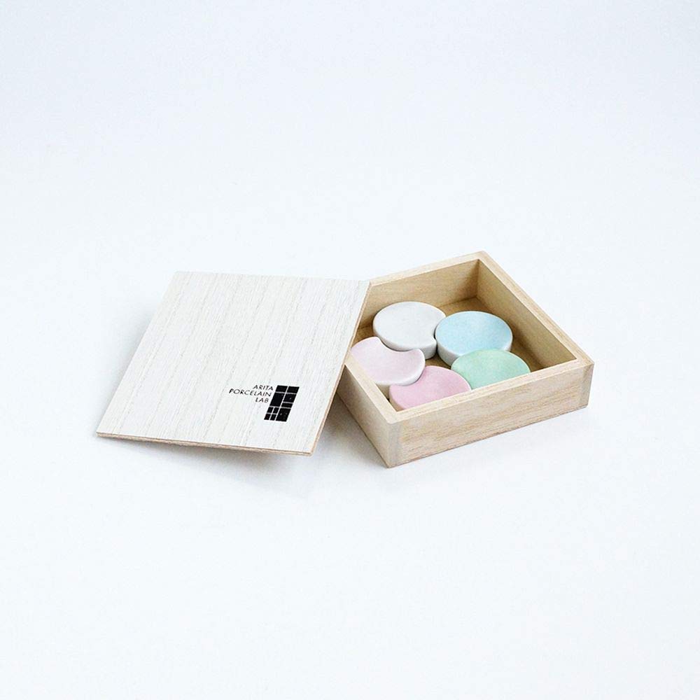 Amazon | ARITA PORCELAIN LAB たまむすび箸置 5個セット 木箱入 φ40